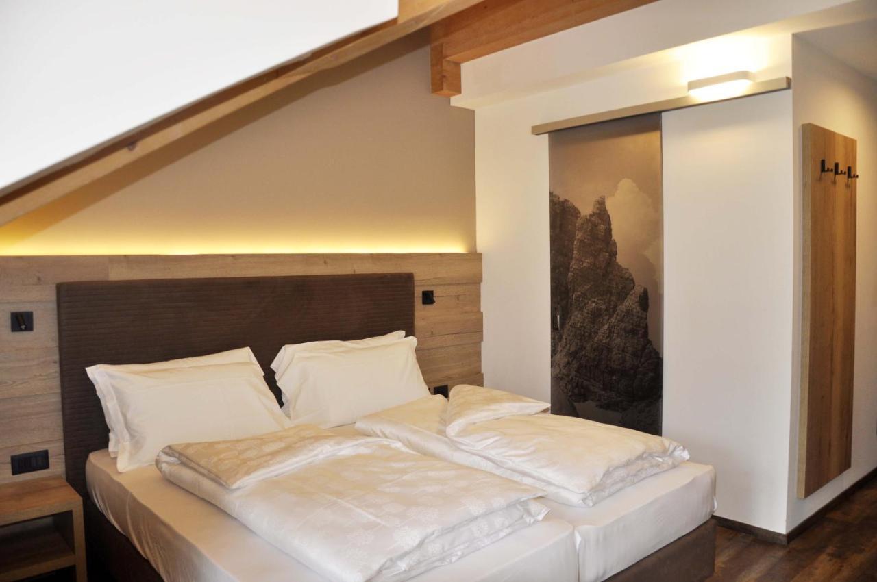 Hotel Leonard Nova Ponente Bilik gambar