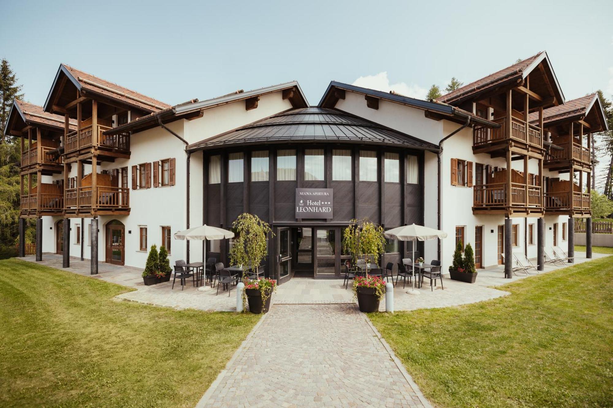 Hotel Leonard Nova Ponente Luaran gambar