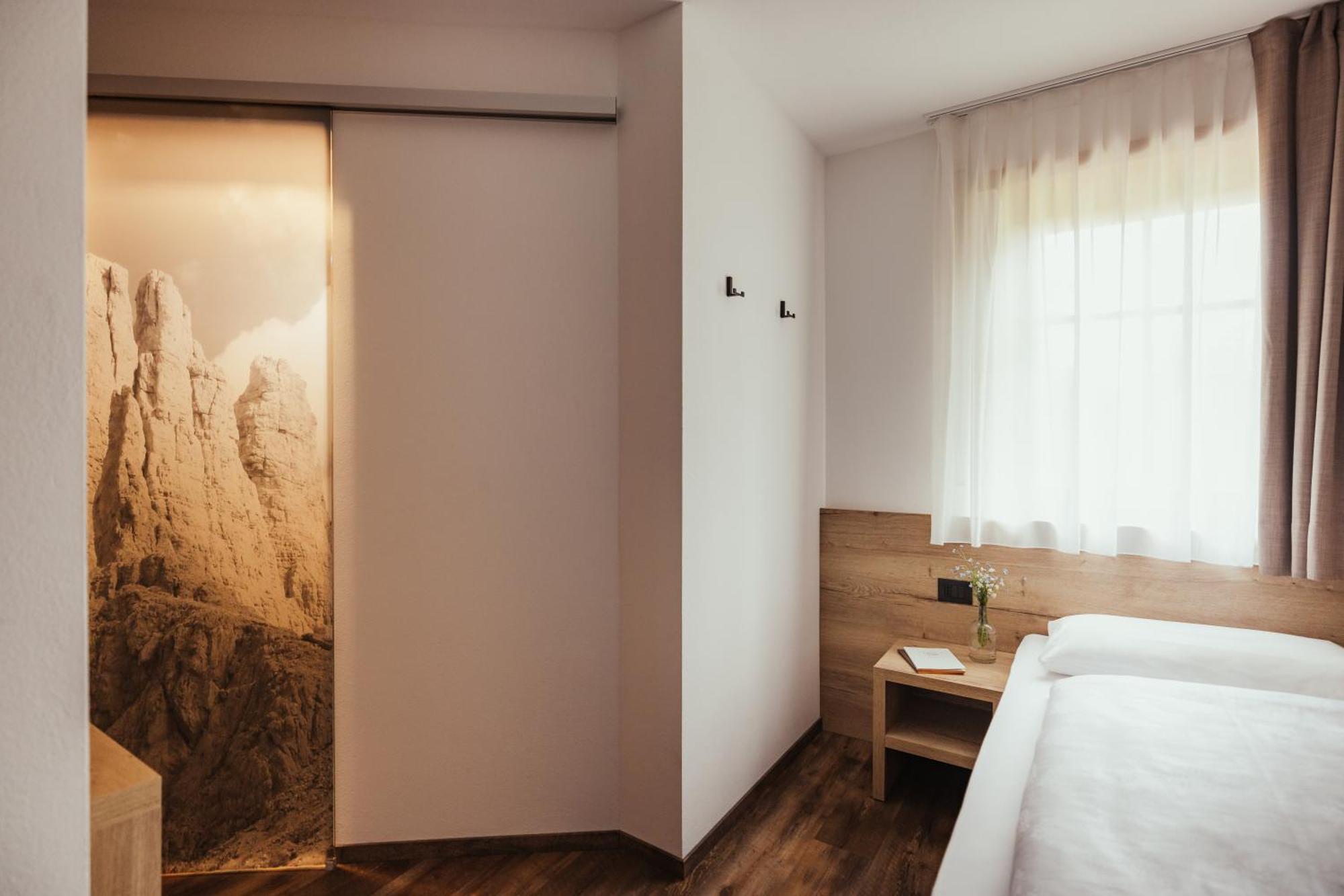 Hotel Leonard Nova Ponente Luaran gambar