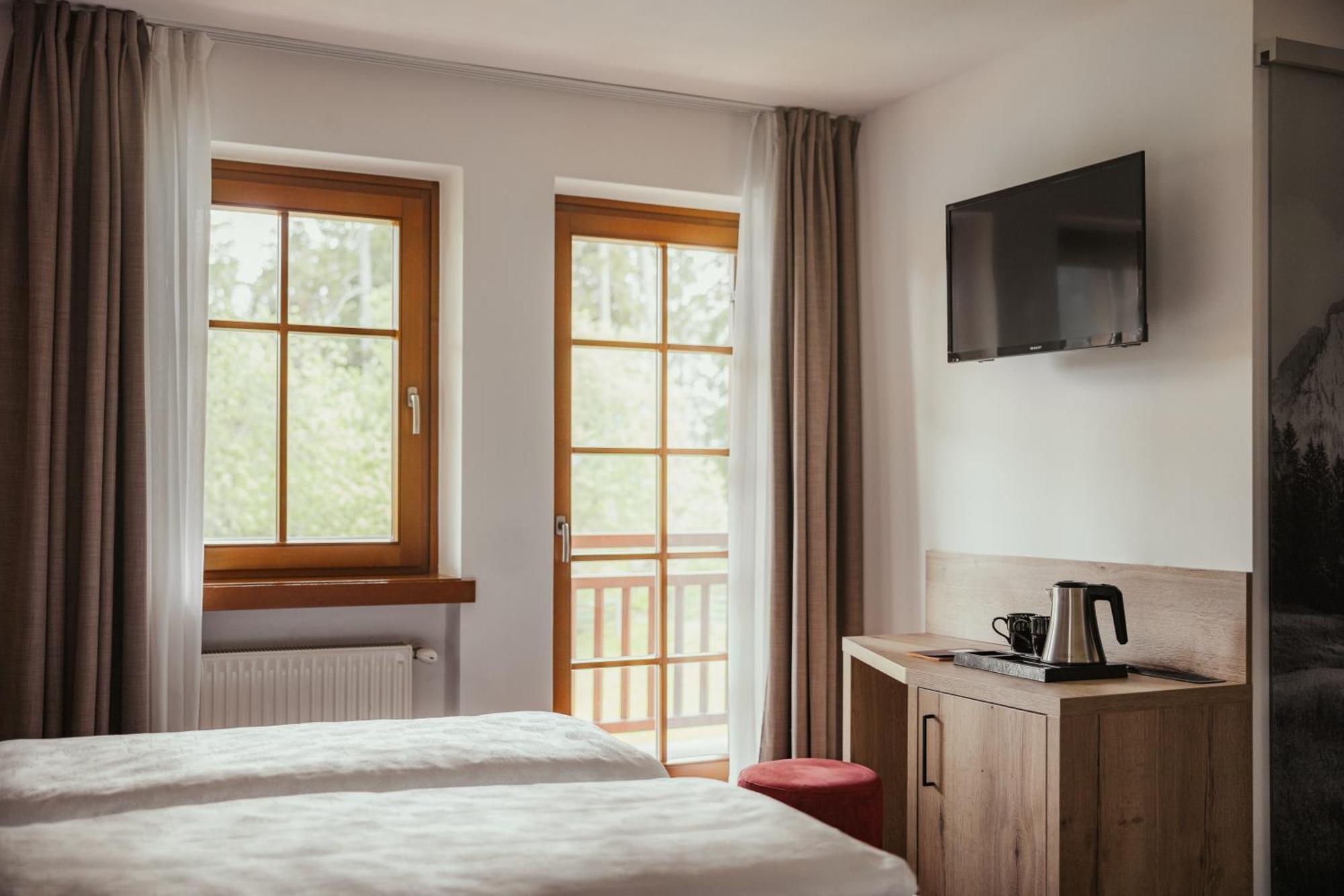 Hotel Leonard Nova Ponente Luaran gambar