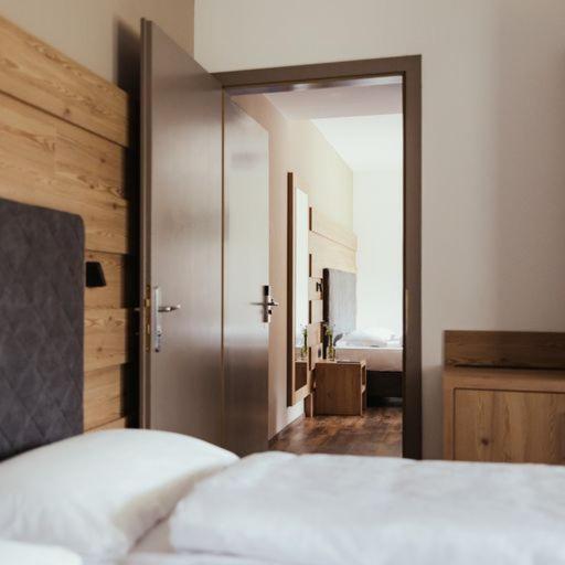 Hotel Leonard Nova Ponente Luaran gambar