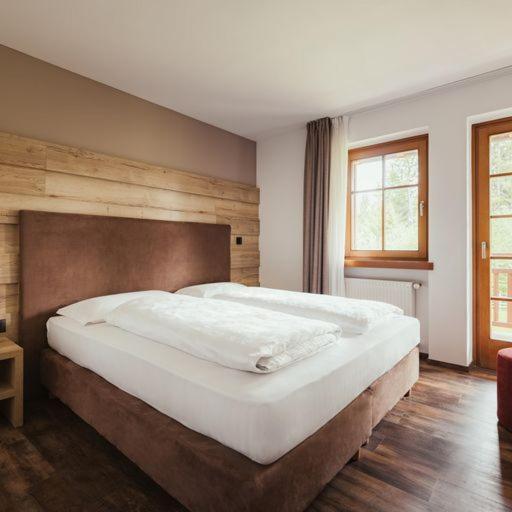 Hotel Leonard Nova Ponente Luaran gambar